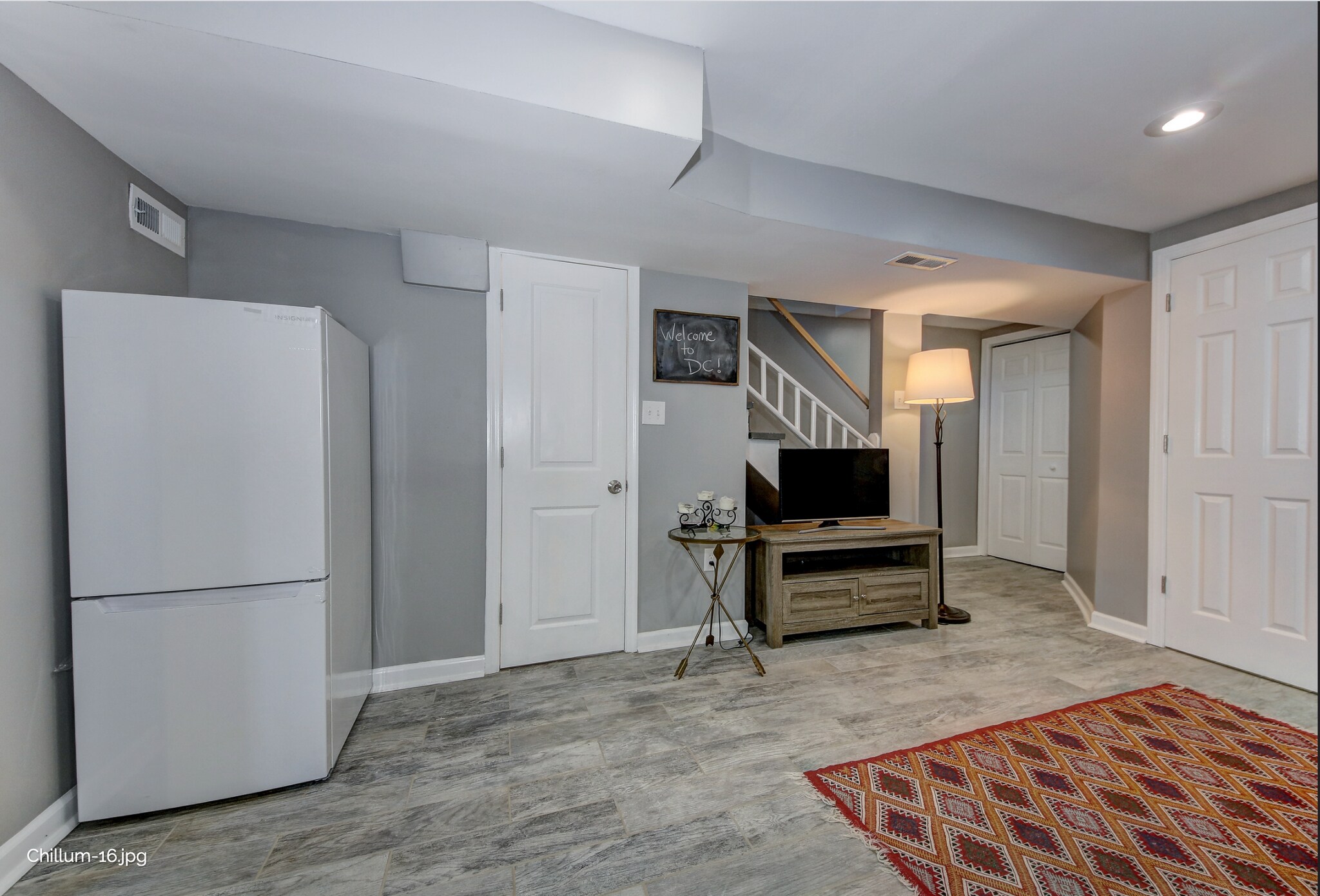 Building Photo - 5403 Chillum Pl NE