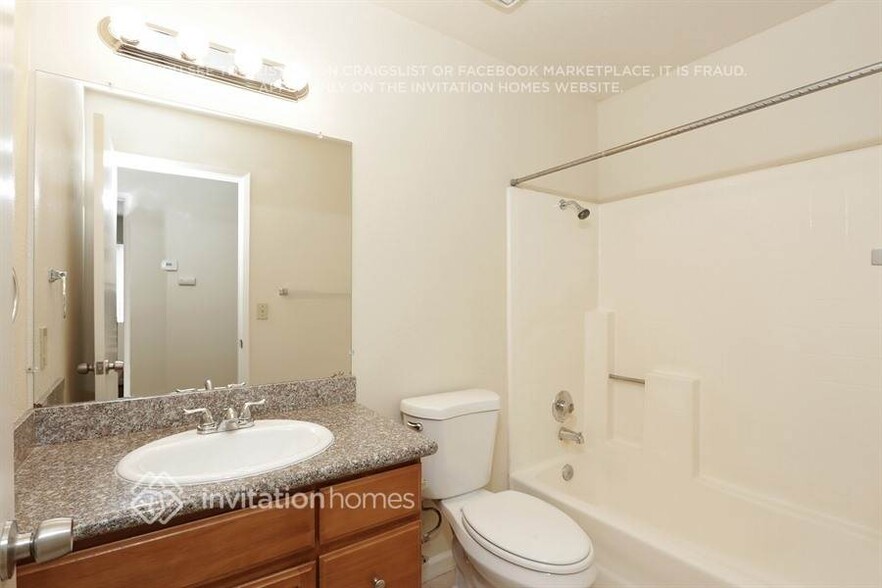 Building Photo - 870 Stoneridge Cir