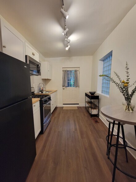 Building Photo - 4335 S Saint Lawrence Ave