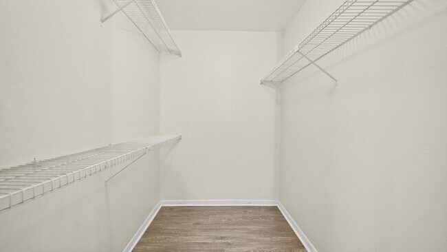 Building Photo - Ground Floor Condo Near the Medical Center!