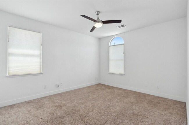 Building Photo - 7617 Carver Ave