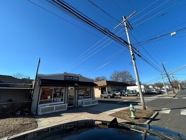 Building Photo - 1020 Sewall Ave