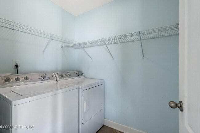 Building Photo - 2110 3rd St