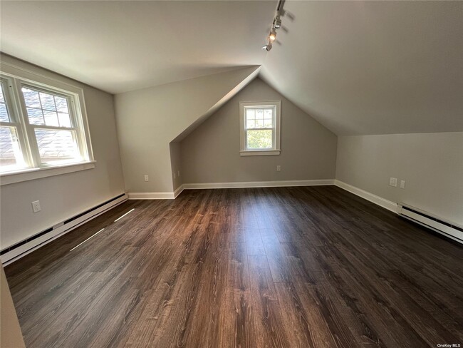 Building Photo - 36 Midland St