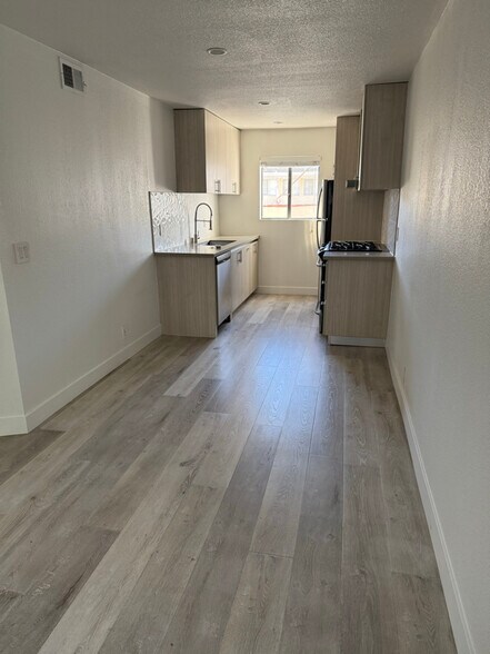 Building Photo - 11040 Hesby St