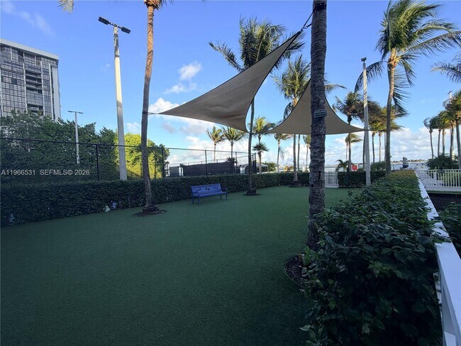 Building Photo - 2101 Brickell Ave