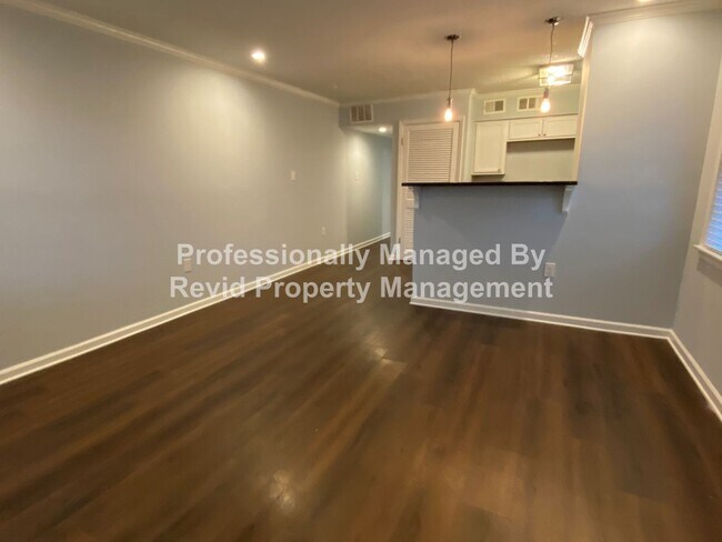 Building Photo - 36 N Auburndale St