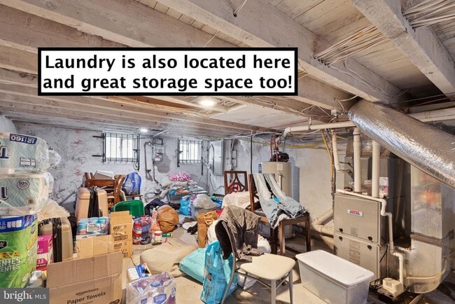 Building Photo - 1715 Monument St