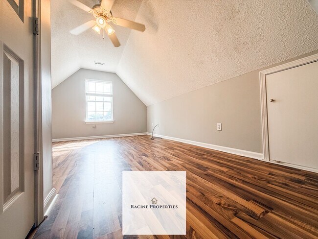 Building Photo - Updated home in Hammett Crossing!