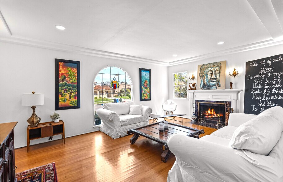 Primary Photo - 9101 La Salle Ave