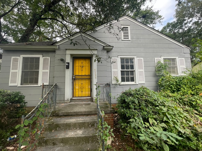 Primary Photo - 3733 Northbrook Dr