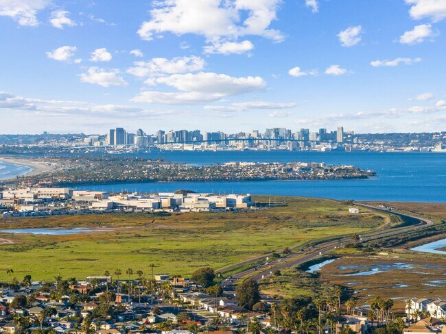 Building Photo - 765 Elkwood Ave