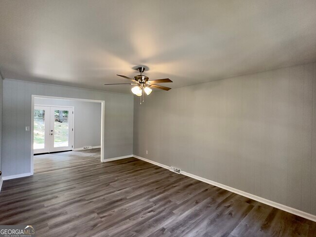 Building Photo - 6 Westlyn Dr