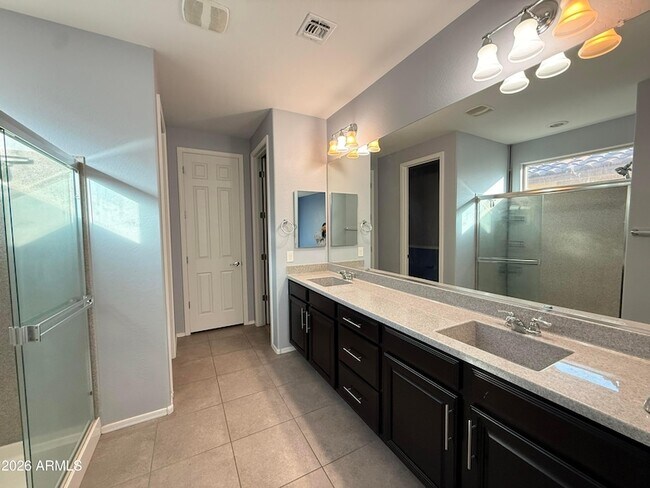 Building Photo - 943 W Danish Red Trail