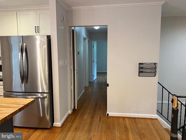 Building Photo - 8711 Braeburn Dr