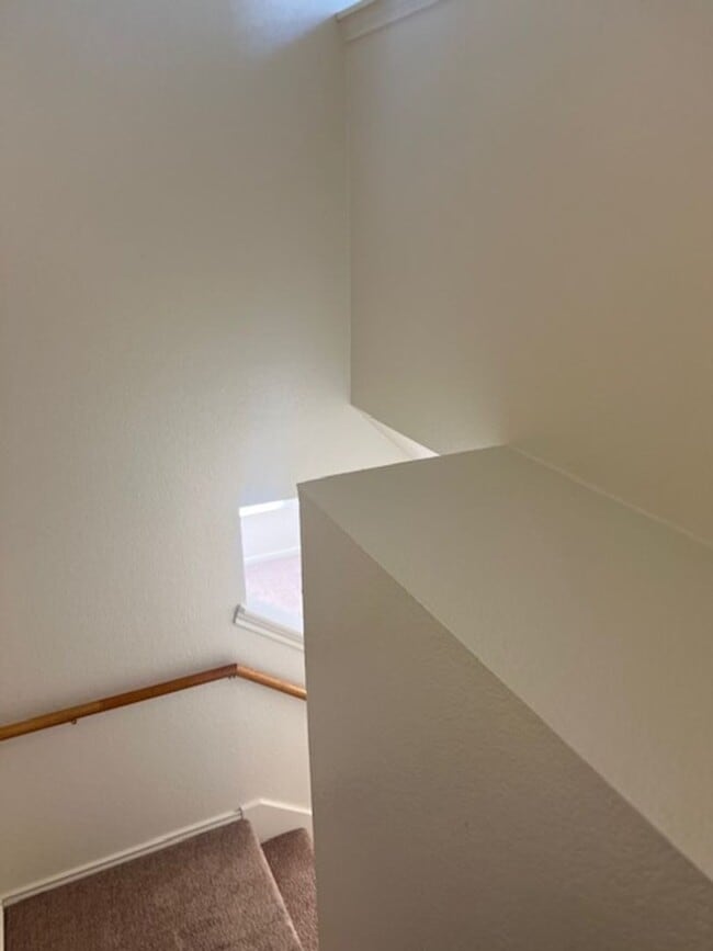 Building Photo - 913