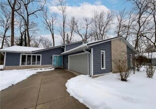 Building Photo - 32847 Redwood Blvd