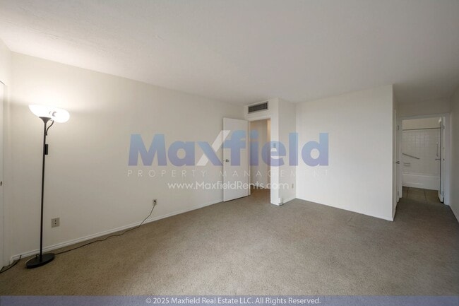 Building Photo - Salt Lake City - Near Downtown - 2BD - 2BT...