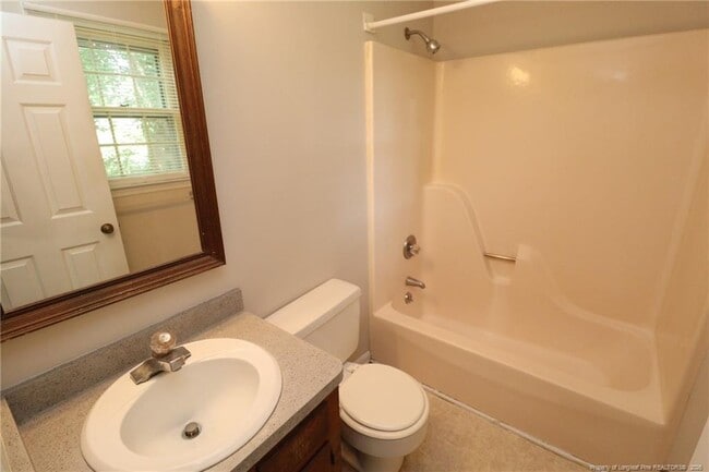 Building Photo - 5215 Deer Haven Dr