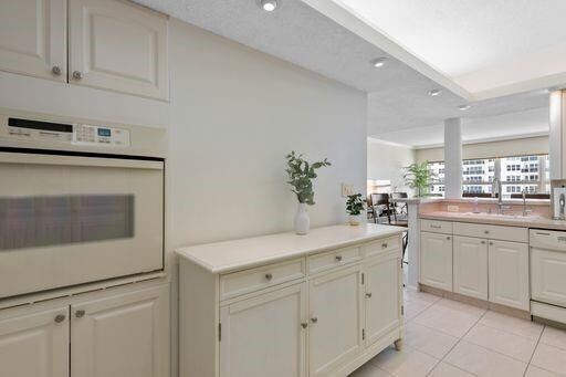 Building Photo - 3550 Galt Ocean Dr