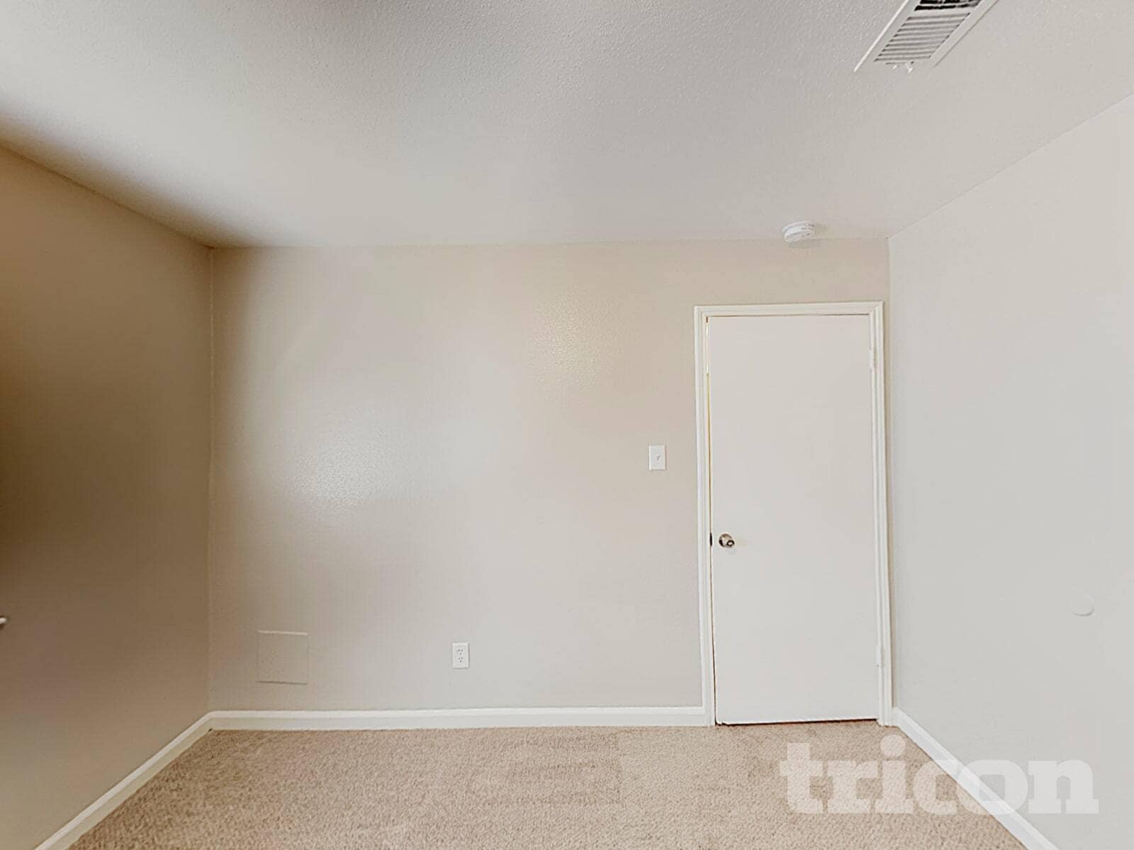 Building Photo - 15802 Echo Canyon Dr