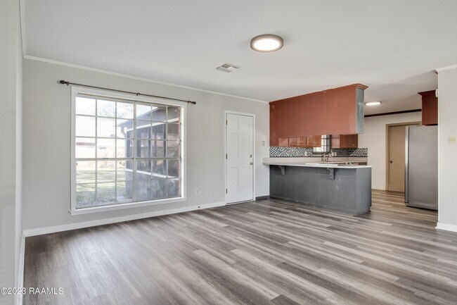 Building Photo - 191 Grand Ave