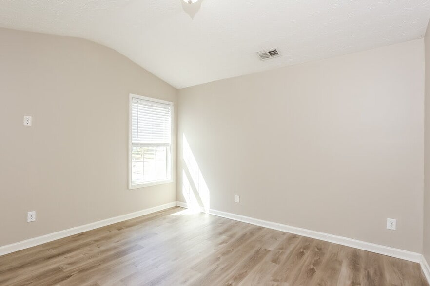 Building Photo - 7039 Hillcrest Chase Ln