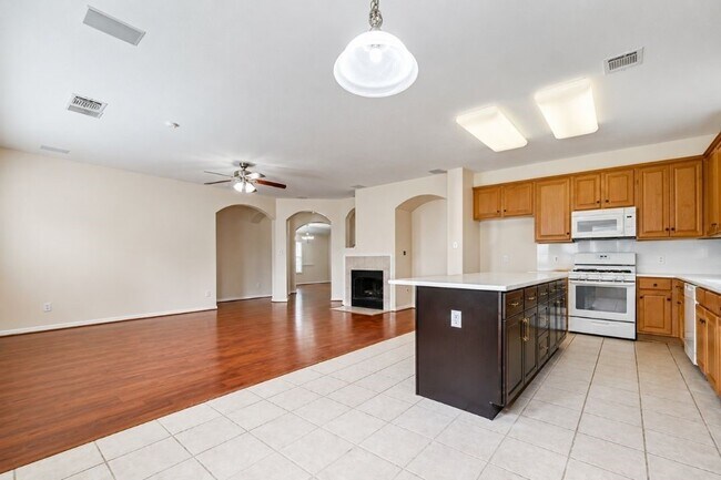 Building Photo - 5402 Rosehaven Ct