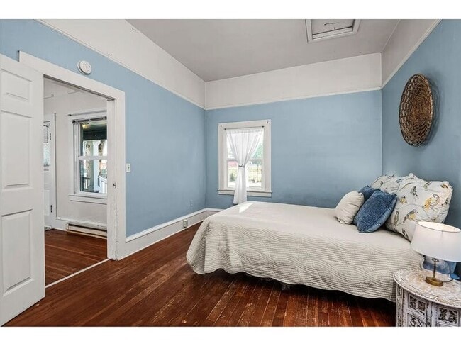 Building Photo - 511 Madison St