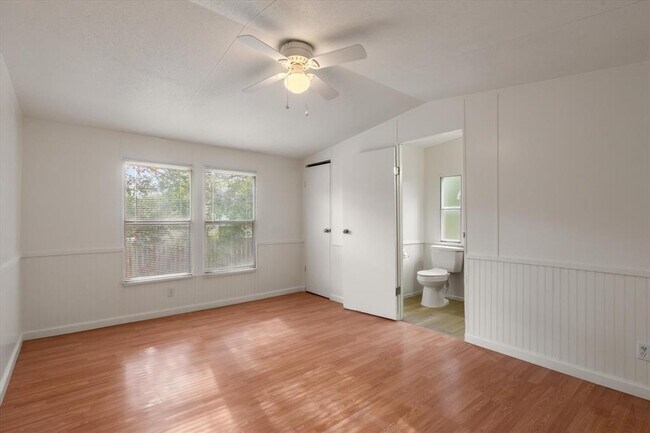 Building Photo - 1611 San Gabriel Ranch Rd