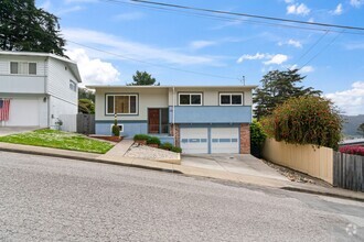 Building Photo - Coastal Charm in Linda Mar - Spacious Home...