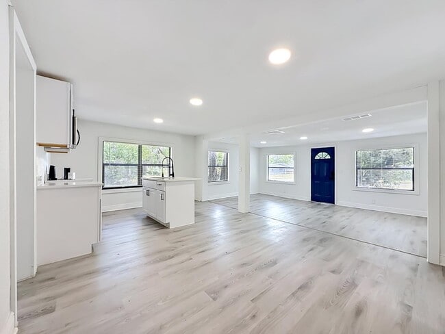 Building Photo - 8414 N 20th St