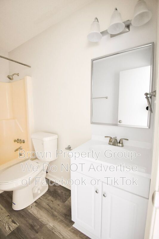 Building Photo - 2113 Grand Prix Dr