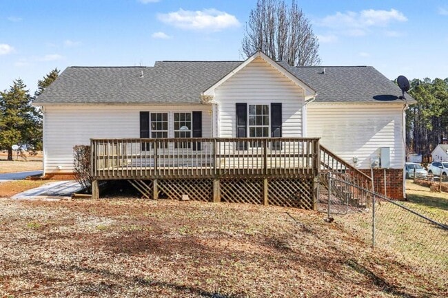 Building Photo - 386 Hill Rd