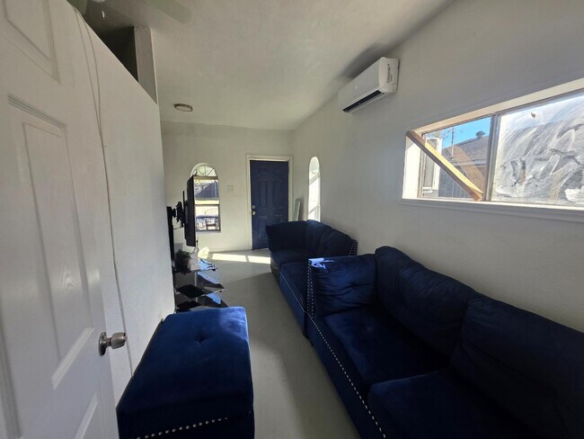 Building Photo - 13433 Topeka St