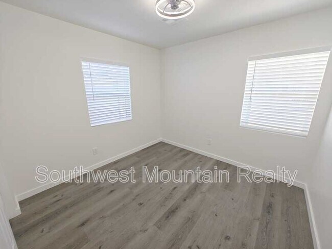 Building Photo - 7412 N 62nd Ave