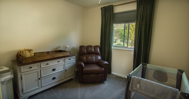 Building Photo - 1487 N Quincy Ave