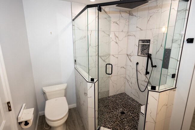 Building Photo - 1473 S Mariners Pointe