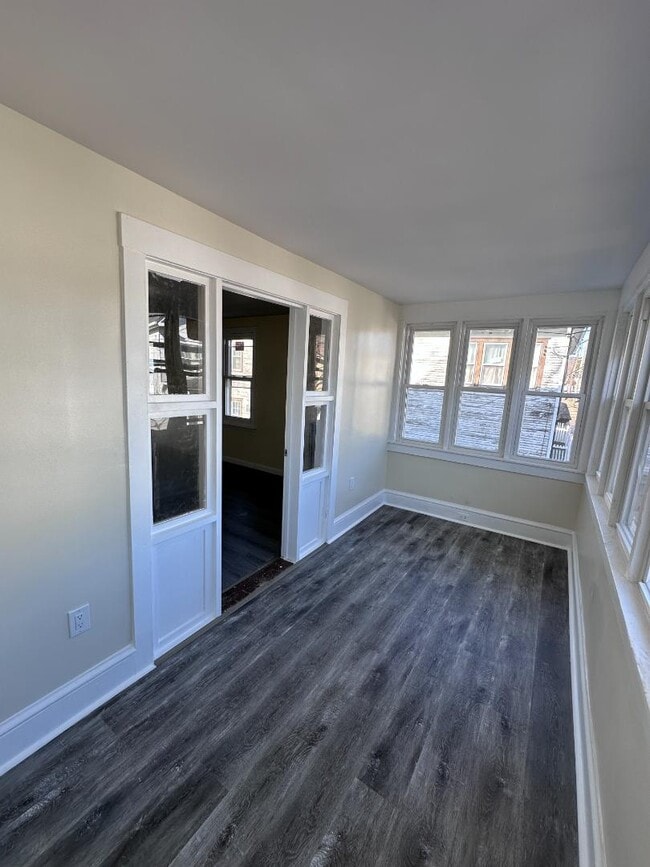 Building Photo - 153 Vine St