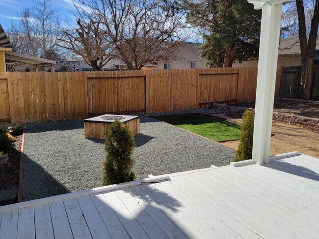 Building Photo - Beautiful Remodeled 4 Bedroom in Sparks