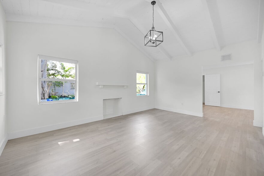 Building Photo - 503 NW 47th St