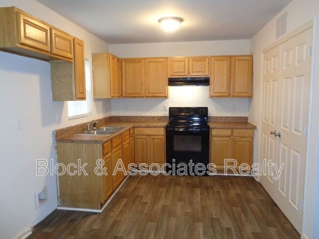 Building Photo - 4138 MacArthur St