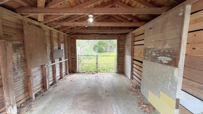 Building Photo - 222 Hunter Ln