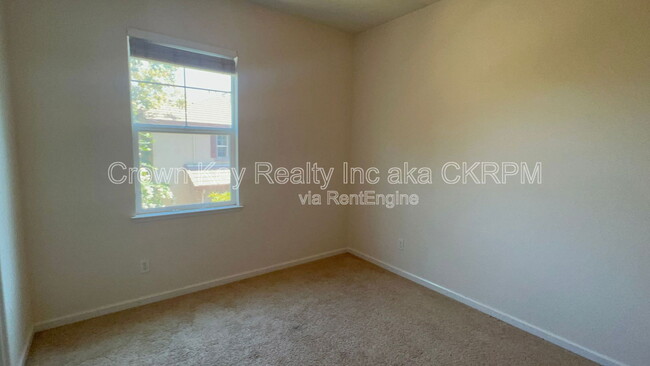 Building Photo - 151 W Saltillo Ln