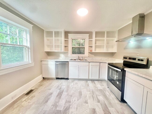 Building Photo - Cute 3 Bed 1 Bath in Highpoint!