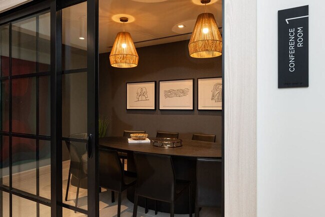 Building Photo - 225 N Miami Ave