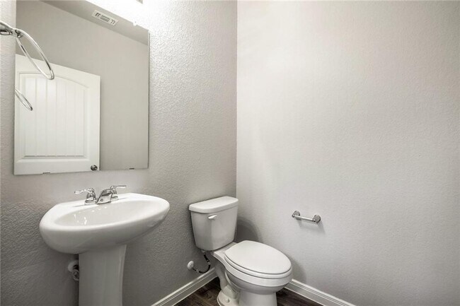 Building Photo - 13935 Belzer Dr