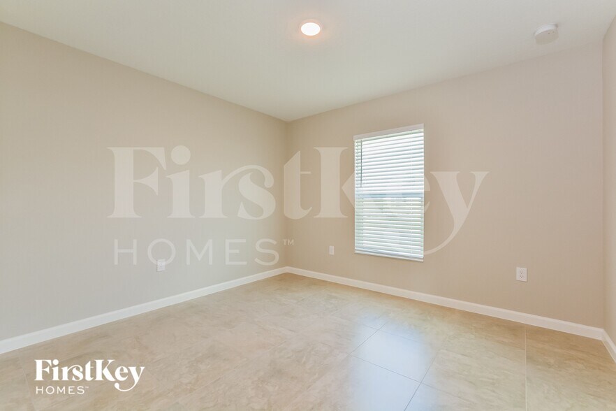 Building Photo - 614 Lindbergh Wy