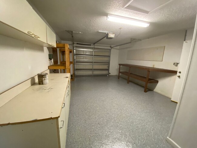 Building Photo - 3 Bedroom 2 Bath Home in Edgewater for RENT!