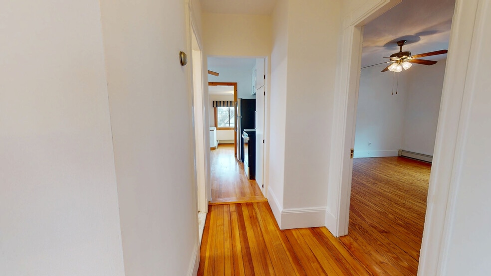 Building Photo - 66 Sagamore Ave